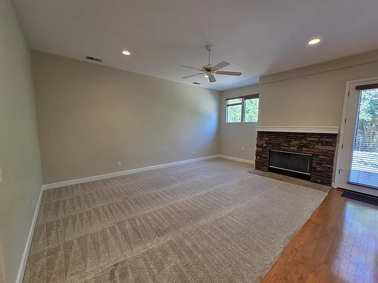 1406 Yukon St — Photo 13