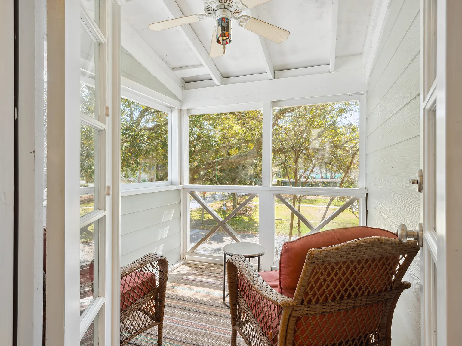 4 bed, 2600 sqft, $4,500 — Photo 4