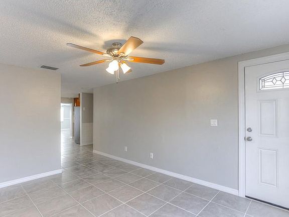 4th image of 8211 Greenleaf Cir