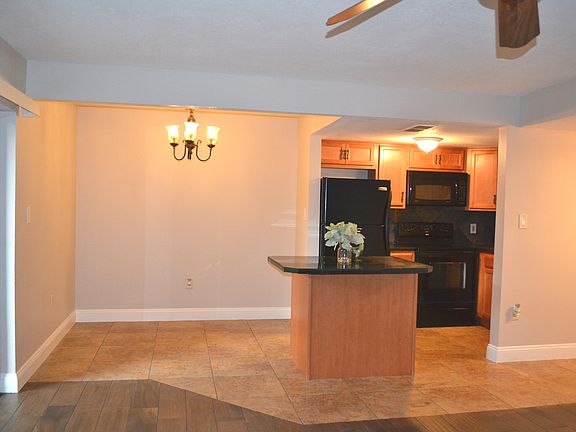 2nd image of 2545 N Alafaya Trl APT 85