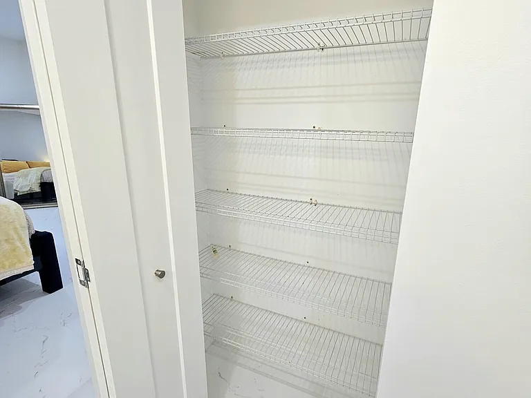 1631 NW 18th Ave #201 — Photo 31