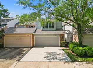 1146 Fountain View Dr #204, Houston, TX 77057