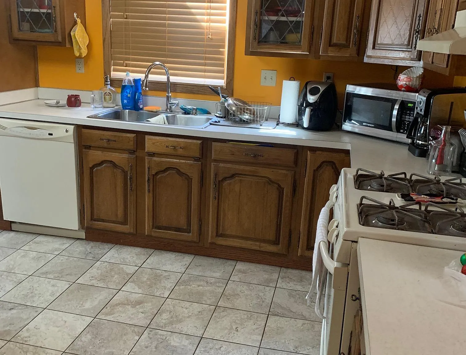 4 bed, $2,860 — Photo 3