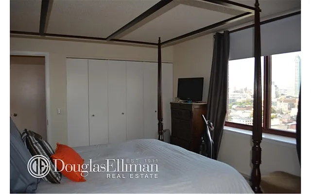Rented by Douglas Elliman | media 21