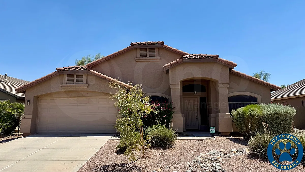 3 bed, 2.0 bath, 2311 sqft, $1,699 — Photo 1