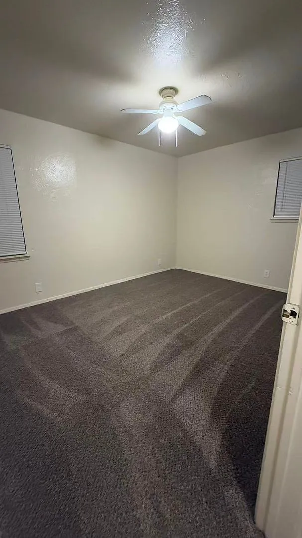Beautiful 3 Bedroom 1.5 Bathroom in Plano! — Photo 4