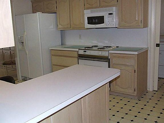 4th image of 6307 Circo Dr