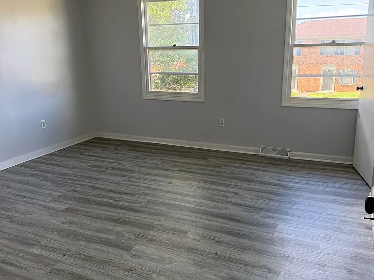 309 Churchill Dr #4 — Photo 7