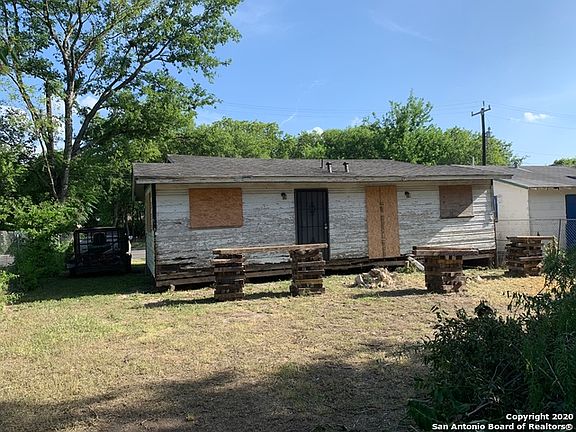 2nd image of 3323 Martin Luther King Dr