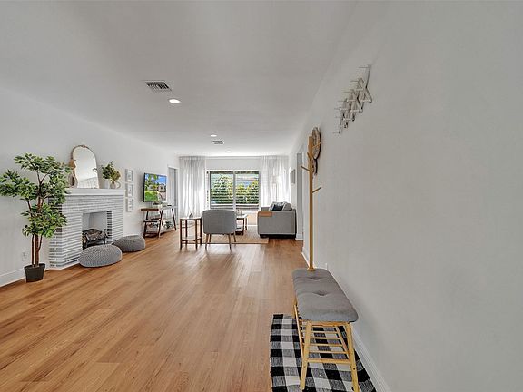 3rd image of 314 SE 14th Street