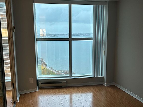 4th image of 99 Harbour Sq #2304