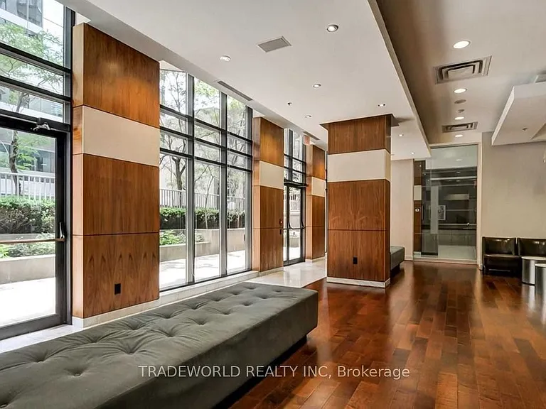 85 Bloor St E #1114 — Photo 20