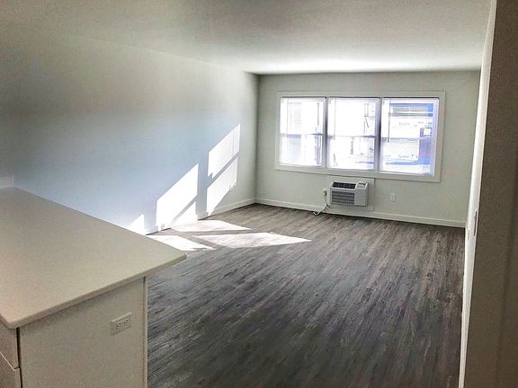 5th image of 320 7th Ave APT 18