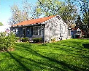 4th image of 164 Eastwood Ave