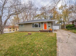2400 Holcomb Ave, Des Moines, IA 50310