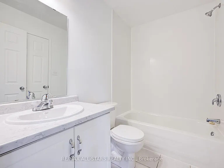 51 Playfair Rd — Photo 34