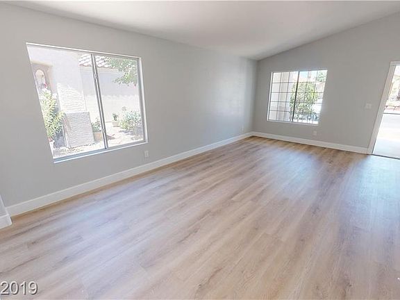 3rd image of 1043 Menands Ave