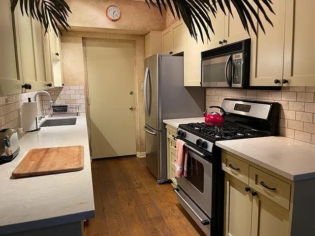 4411 Los Feliz Blvd #104 — Photo 8
