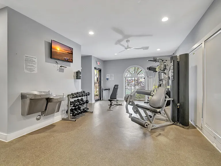 738 Executive Center Dr #21 — Photo 21