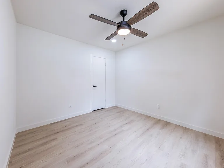7601 W Gate Blvd — Photo 14