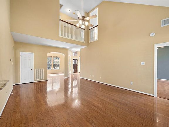 4th image of 1014 Jasons Bend Dr