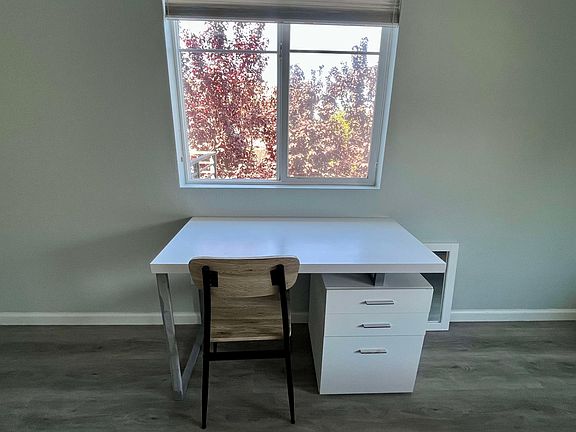 2nd image of 830 Sakura Dr
