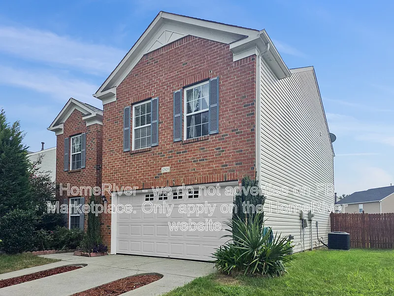4 bed, 2.5 bath, 2226 sqft, $2,300 — Photo 2