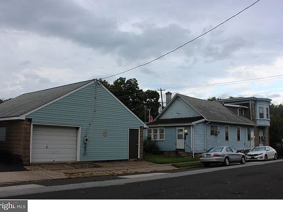 3rd image of 500 Clifton Ave