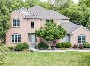 2319 Lake Ridge Dr, Fort Wayne, IN 46804