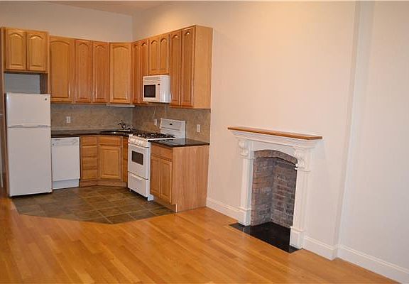 2nd image of 306 E 119th St APT 2
