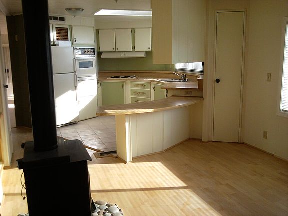 5th image of 131 SE Regatta Dr #K