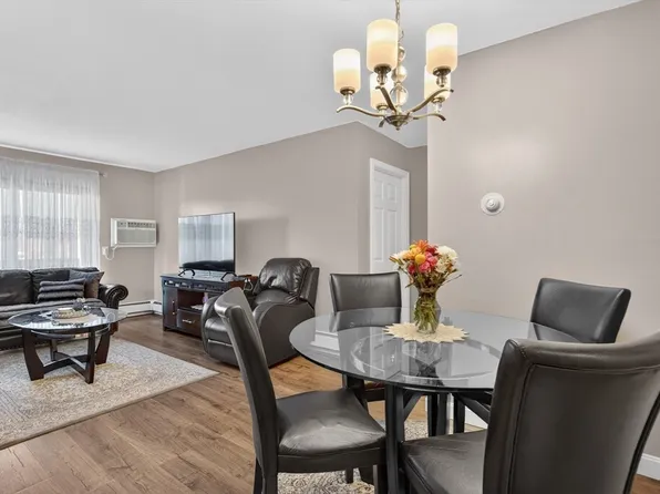 45 McCoba St APT 72, Revere, MA 02151