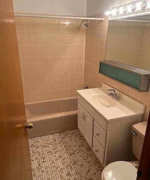5450 W Bryn Mawr Ave #10B — Photo 8
