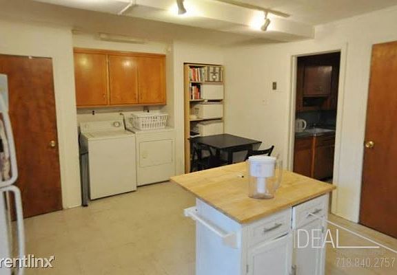 4th image of 291 Sterling Pl