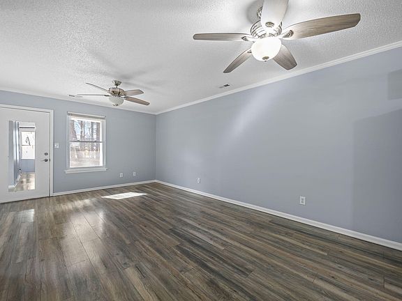 2nd image of 902 Huntington Park Dr