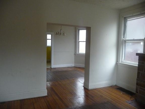 2nd image of 4224 Tower Ave