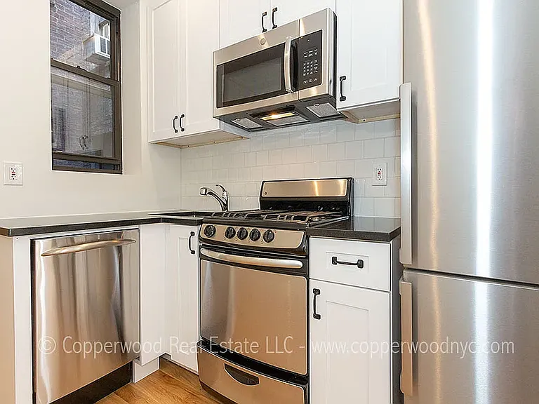 121 E 82nd St #16 — Photo 5