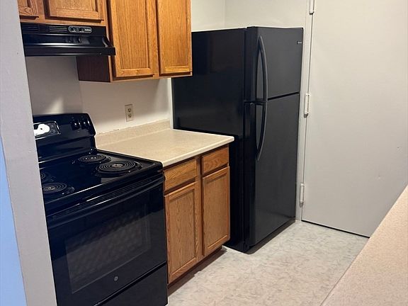 4th image of 2 Village Hill Ln APT 7