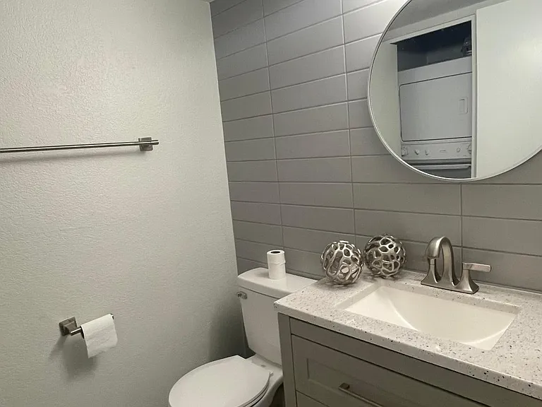 E Belleview Pl — Photo 19