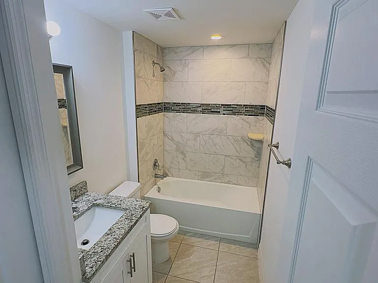145 SE 12th St — Photo 7