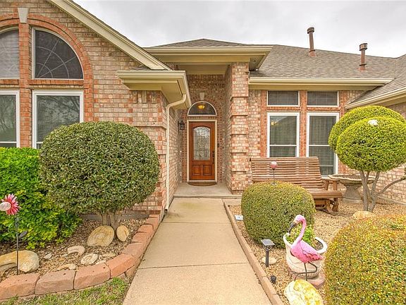 2nd image of 316 Woodcrest Dr