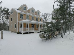 25 Nahomon St, Oak Bluffs, MA 02557