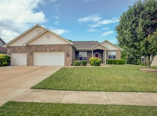 656 Longfellow Dr, O Fallon, IL 62269