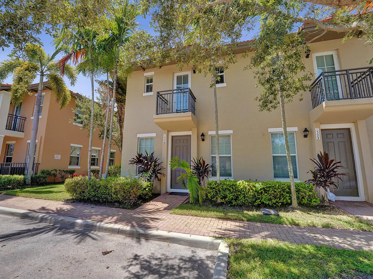 2 bed, 2.5 bath, 1506 sqft, $3,100 — Photo 2