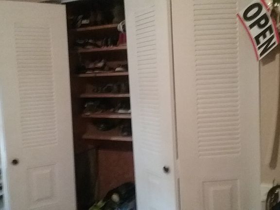 4th image of 7806 Lakeland Blvd