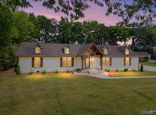 312 Caldwell Ln SE, Owens Cross Roads, AL 35763