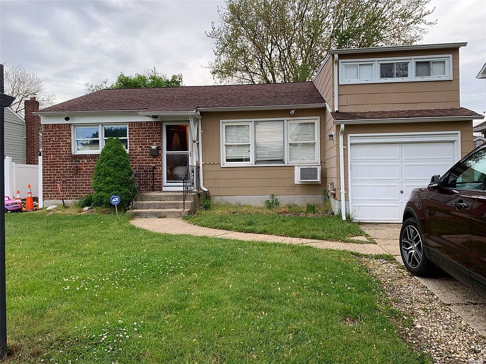 1st image of 9 Elliot Dr