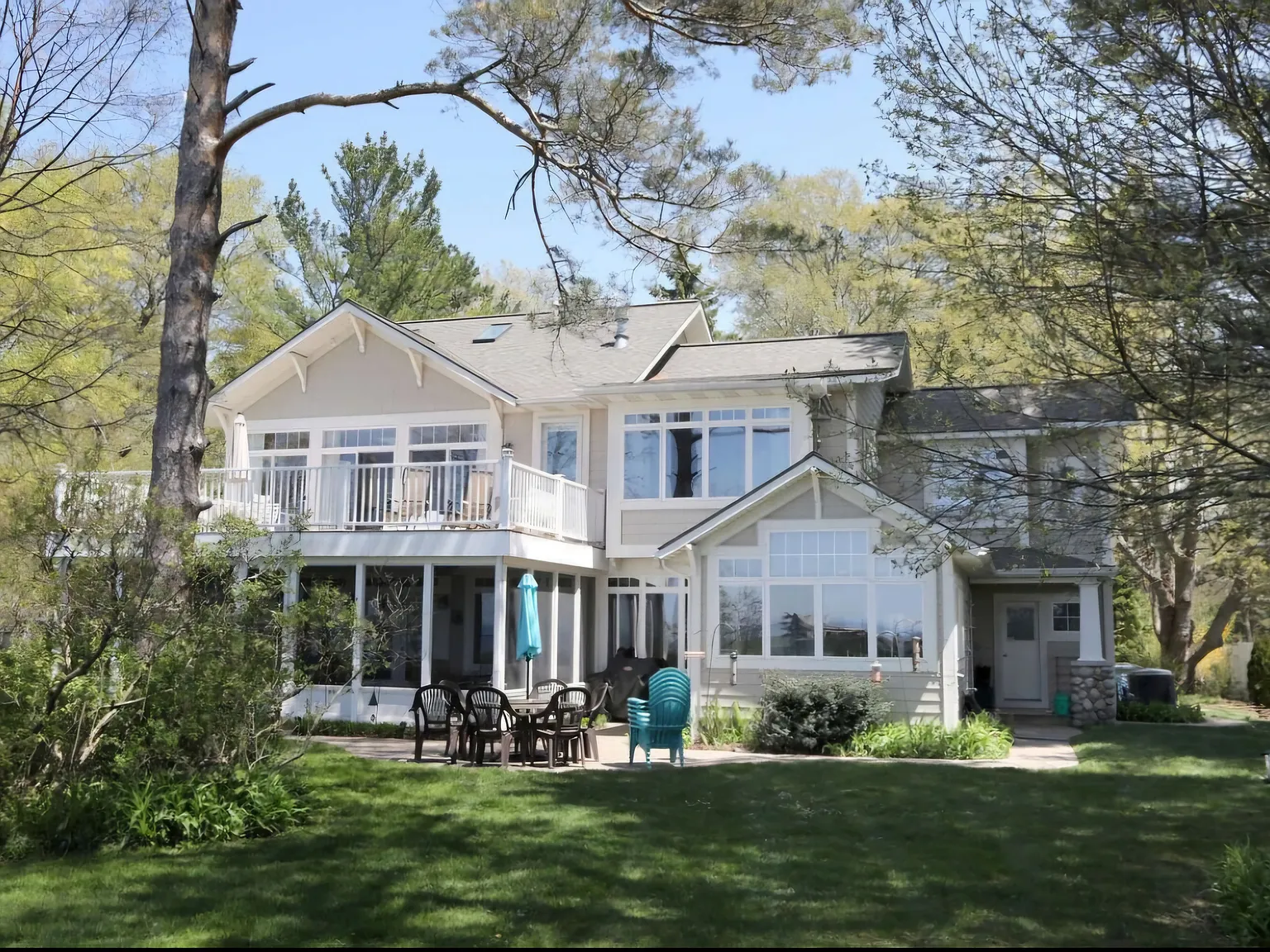 4 bed, 4.5 bath, 3800 sqft, $7,000 — Photo 4