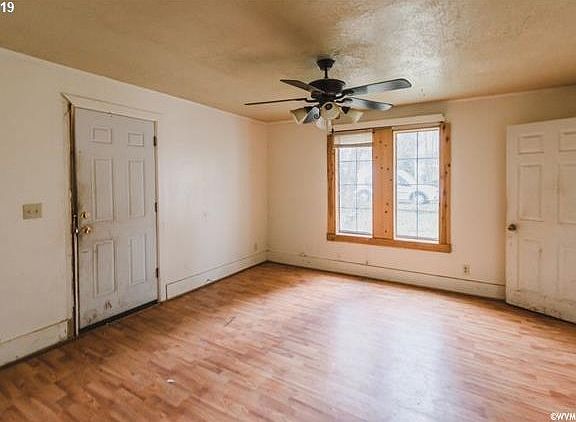 3rd image of 1400 Nandina St