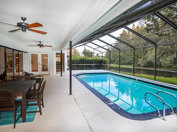 3rd image of 334 Waterford Cir E